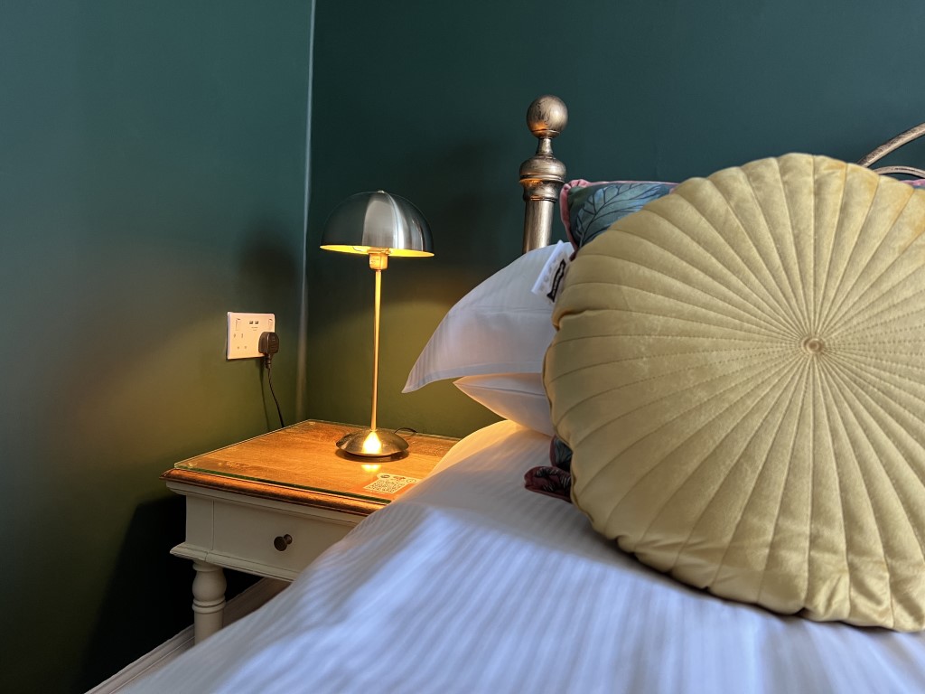Bedside lamp and power